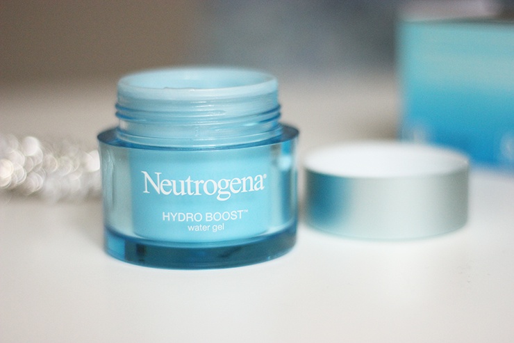 Neutrogena Hydro Boost Water Gel Cream Review (7)