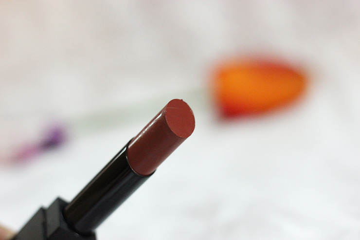 Sugar Cosmetics It's A Pout Time Vivid Lipstick Brownton Abbey Review Swatches (1)