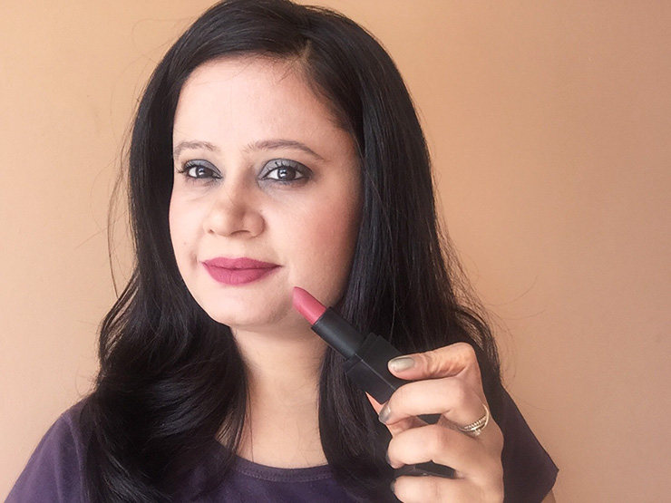 Sugar Plush Hour Matte Lipsticks Review, Swatches, Price (1)